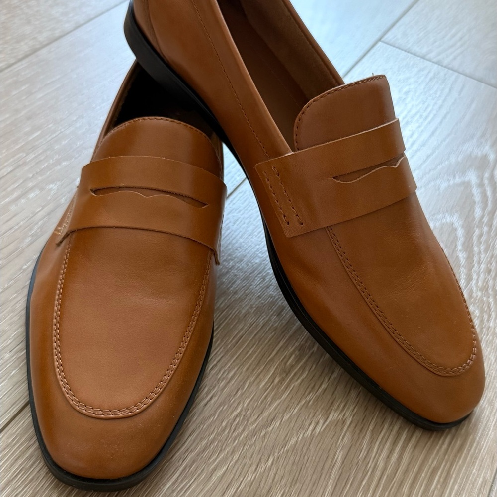 Classic Tan Loafers for women ZARA